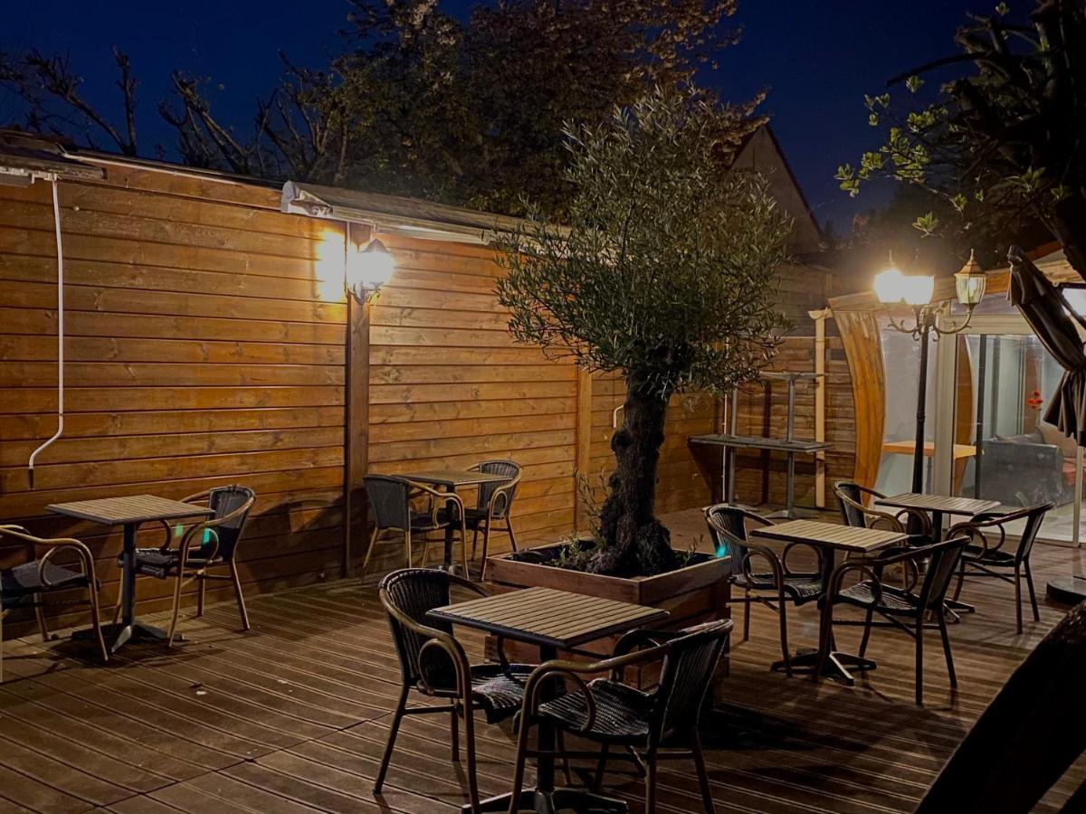Au Germenoy Hotel Restaurant Vaux-le-Pénil Zewnętrze zdjęcie